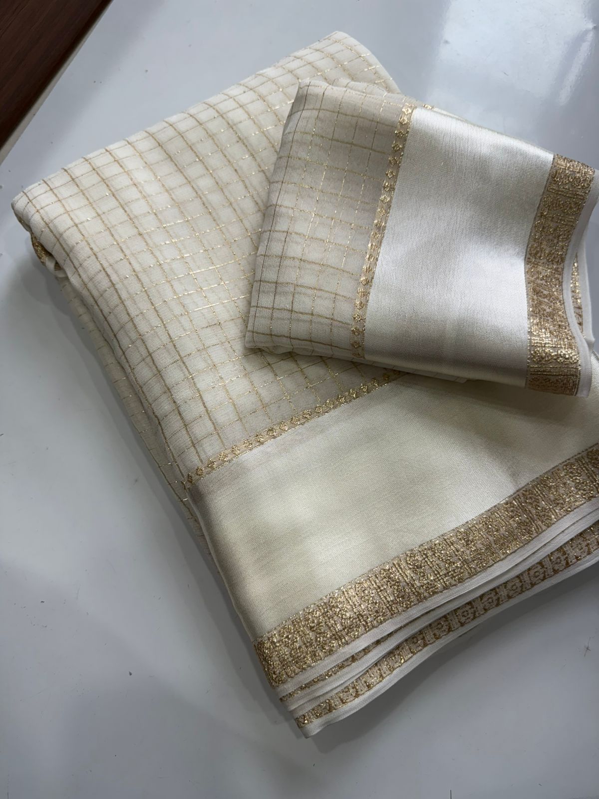 Pure Viscose Georgette Sarees with satin border all over chex